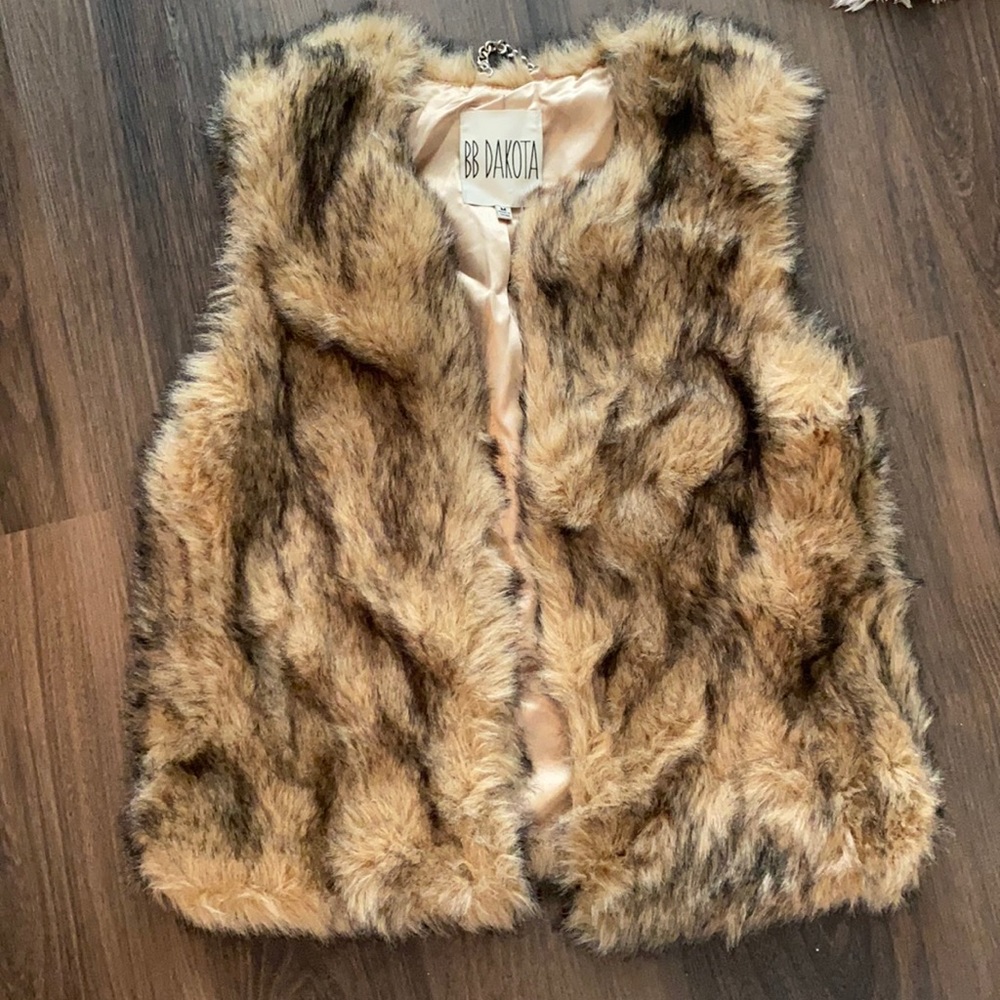 BB Dakota Faux Fir Vest